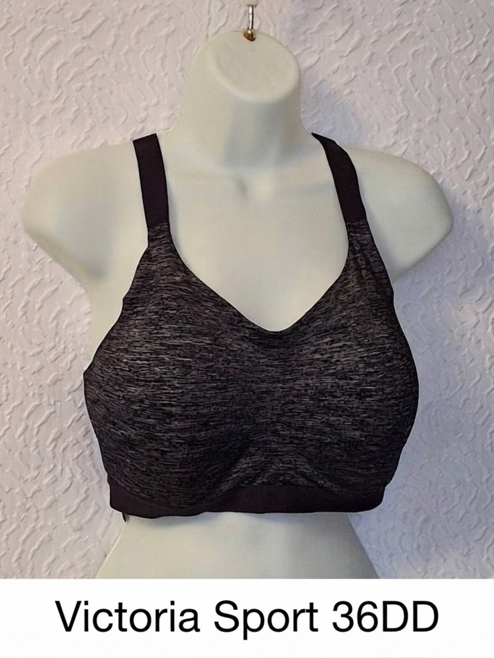Victoria Sport 36DD Heathered Black Seamless Support Sports Bra